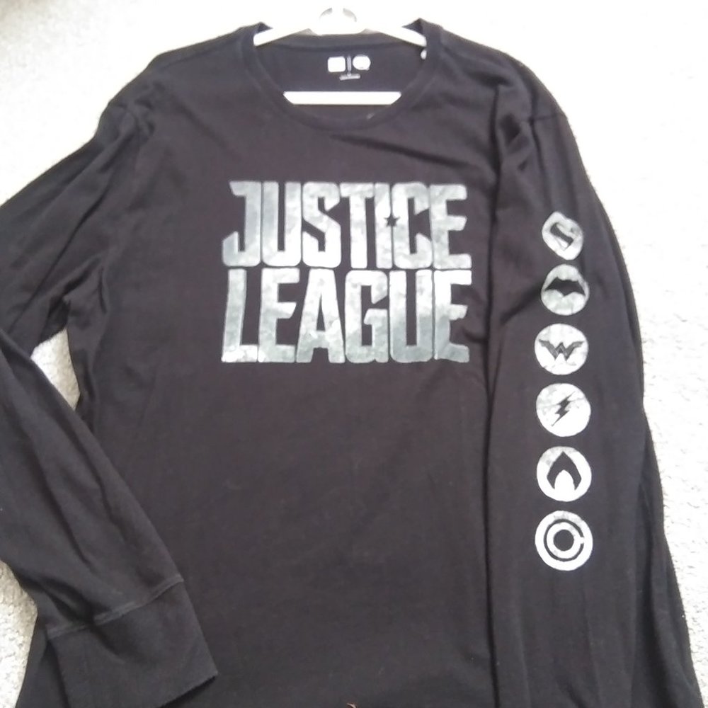DC  Men Logo Front Long Sleeve Shirt Size Small